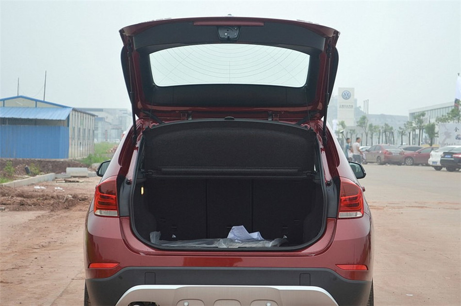 2014款 2.0T AT XDrive20i X设计套装 座椅空间