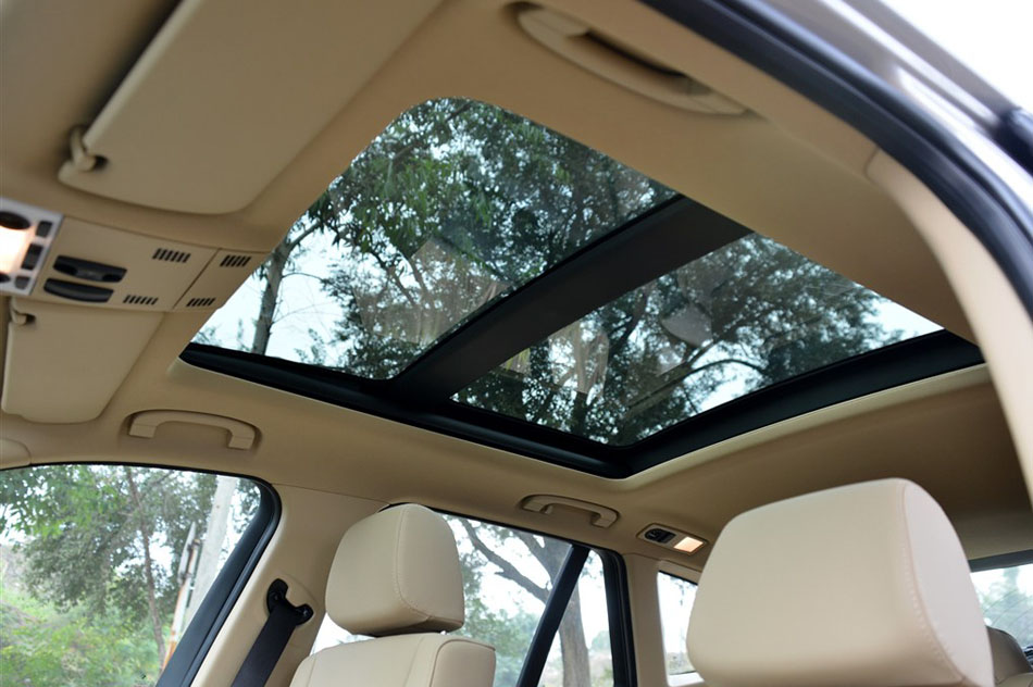 2015款 xDrive20i 时尚型 座椅空间