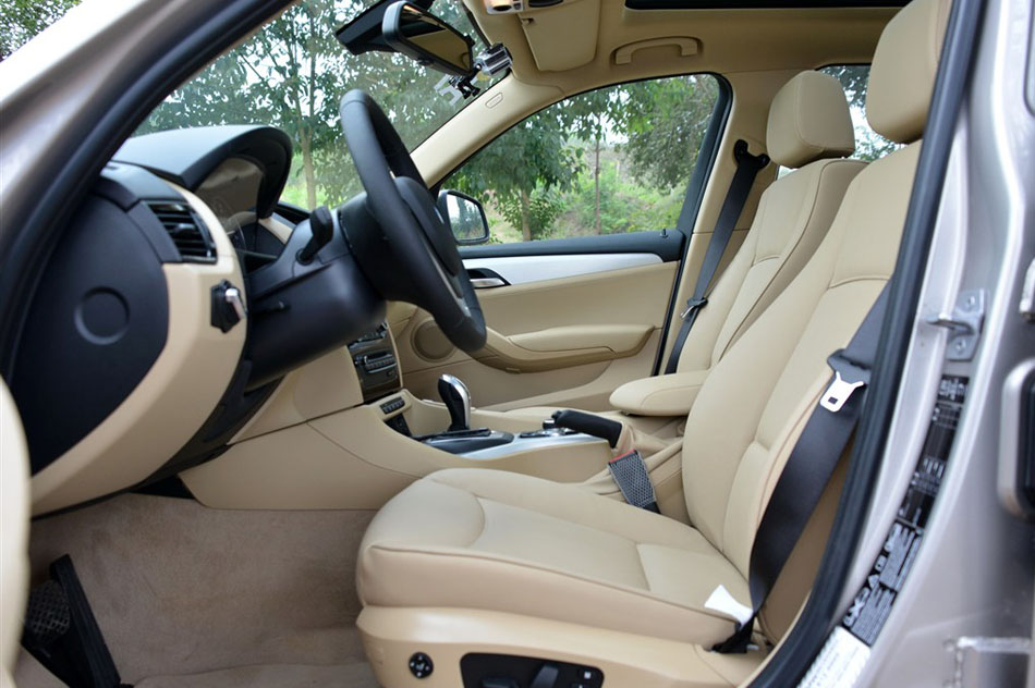 2015款 xDrive20i 时尚型 座椅空间
