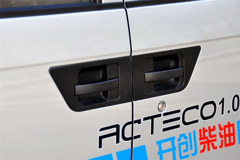 2010款开瑞优优1.0L手动标准型