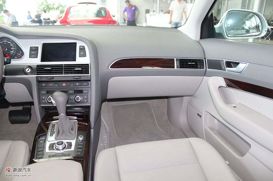 2010款奥迪A6L 2.4舒适型