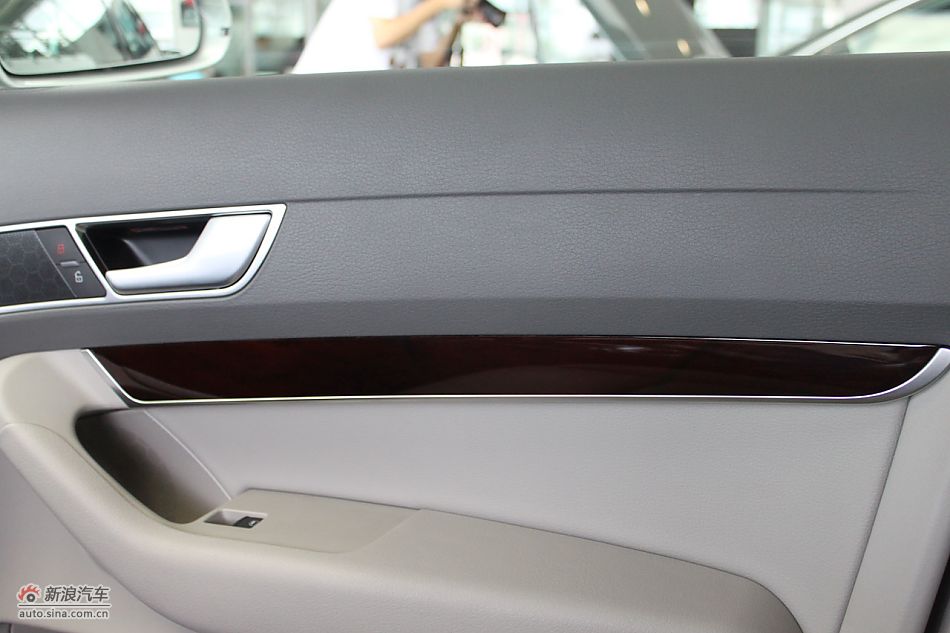 2010款奥迪A6L 2.4舒适型