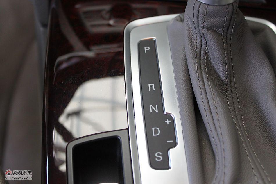 2010款奥迪A6L 2.4舒适型