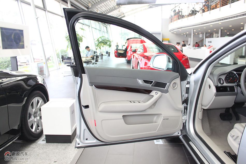 2010款奥迪A6L 2.4舒适型