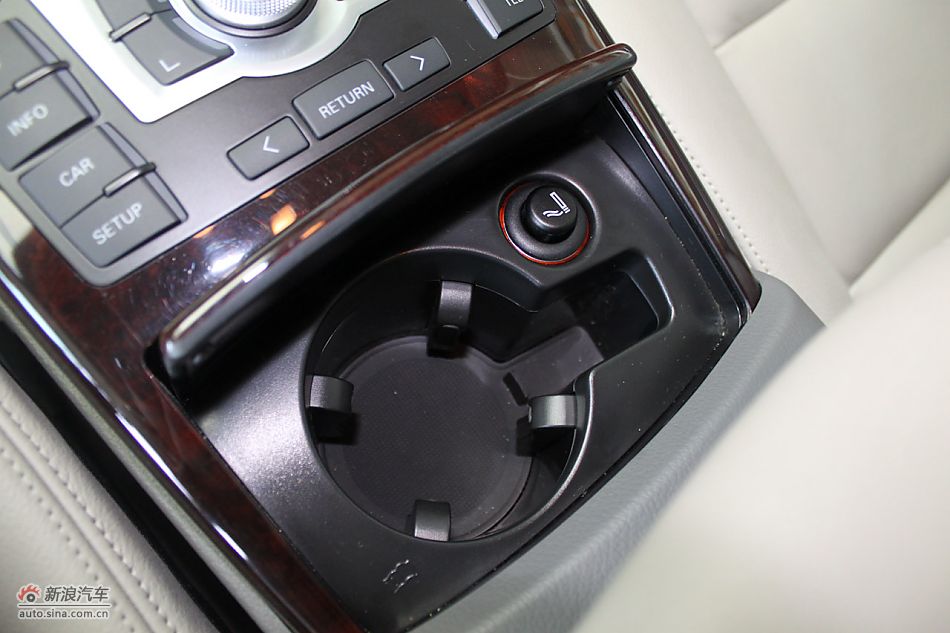 2010款奥迪A6L 2.4舒适型