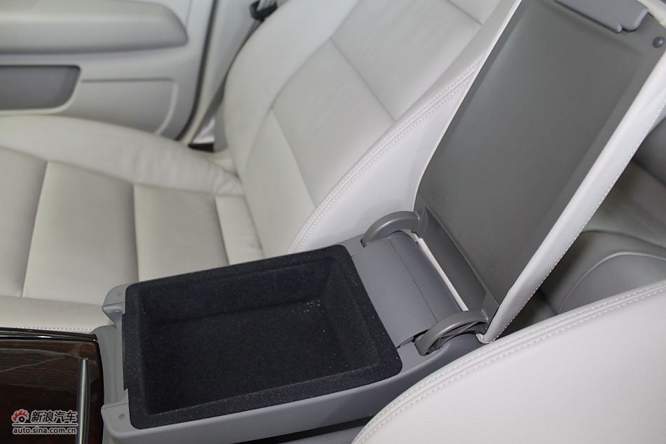 2010款奥迪A6L 2.4舒适型