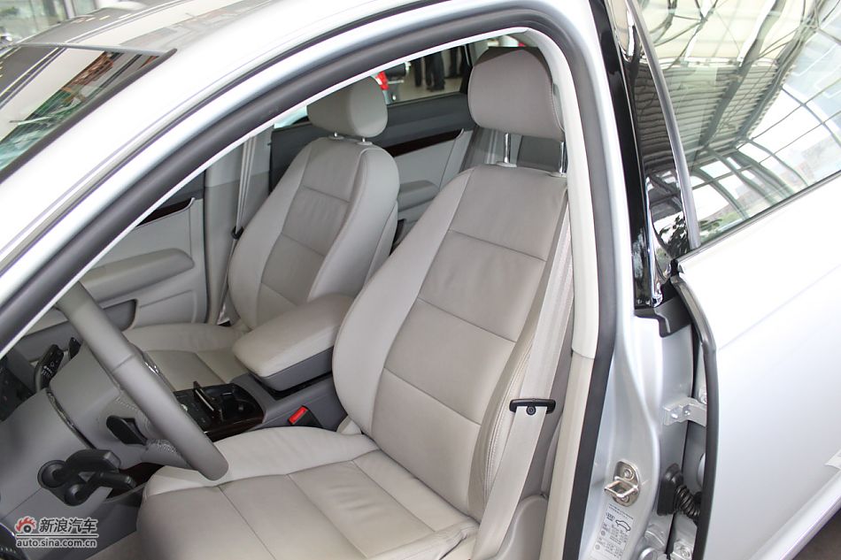 2010款奥迪A6L 2.4舒适型