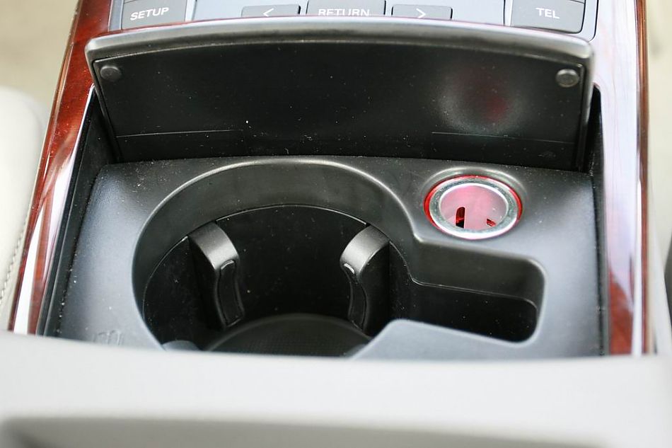 09款全新奥迪A6L内饰实拍