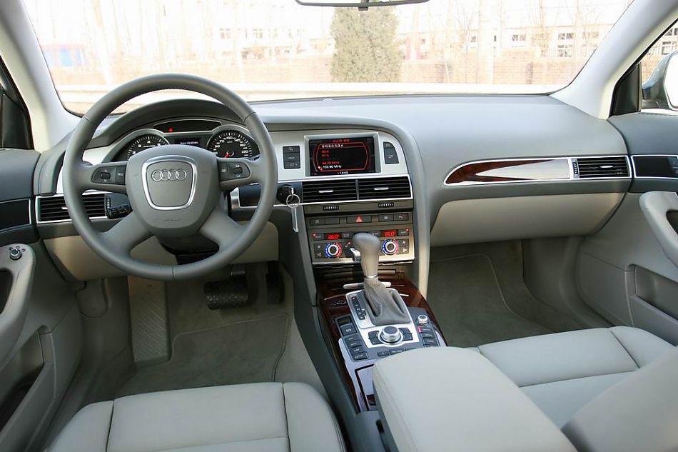 09款全新奥迪A6L内饰实拍