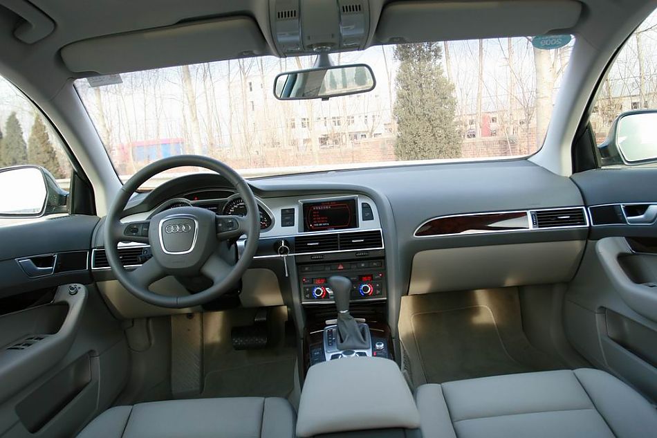 09款全新奥迪A6L内饰实拍