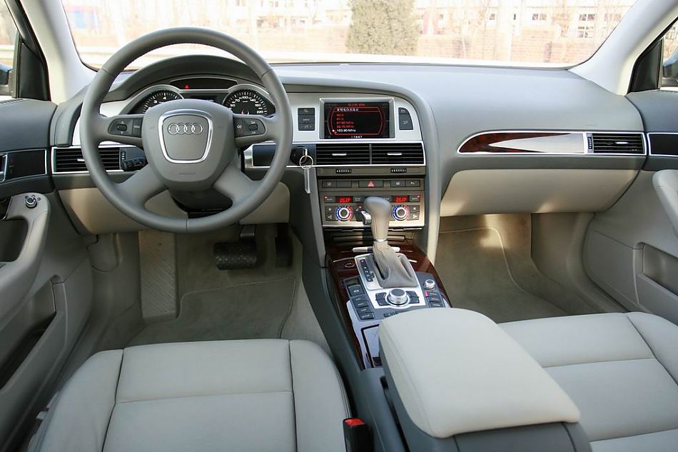 09款全新奥迪A6L内饰实拍