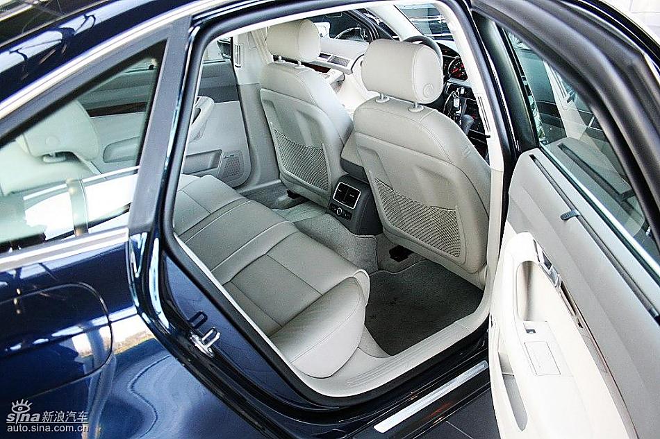 新奥迪A6L到店实拍