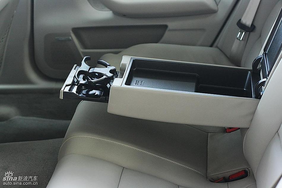 新奥迪A6L到店实拍