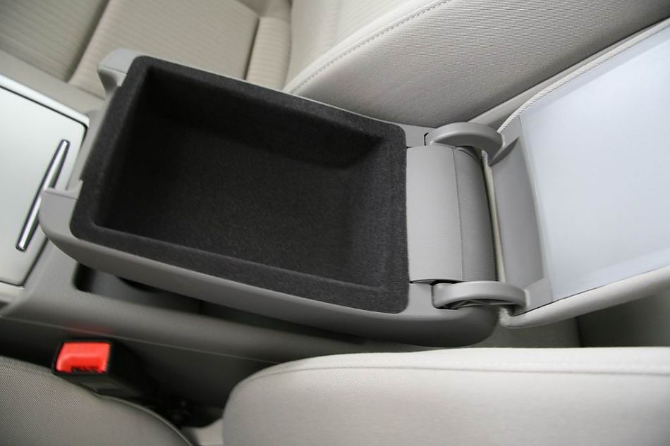 一汽大众奥迪A6L内饰