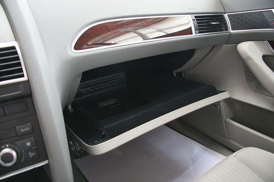 一汽大众奥迪A6L内饰