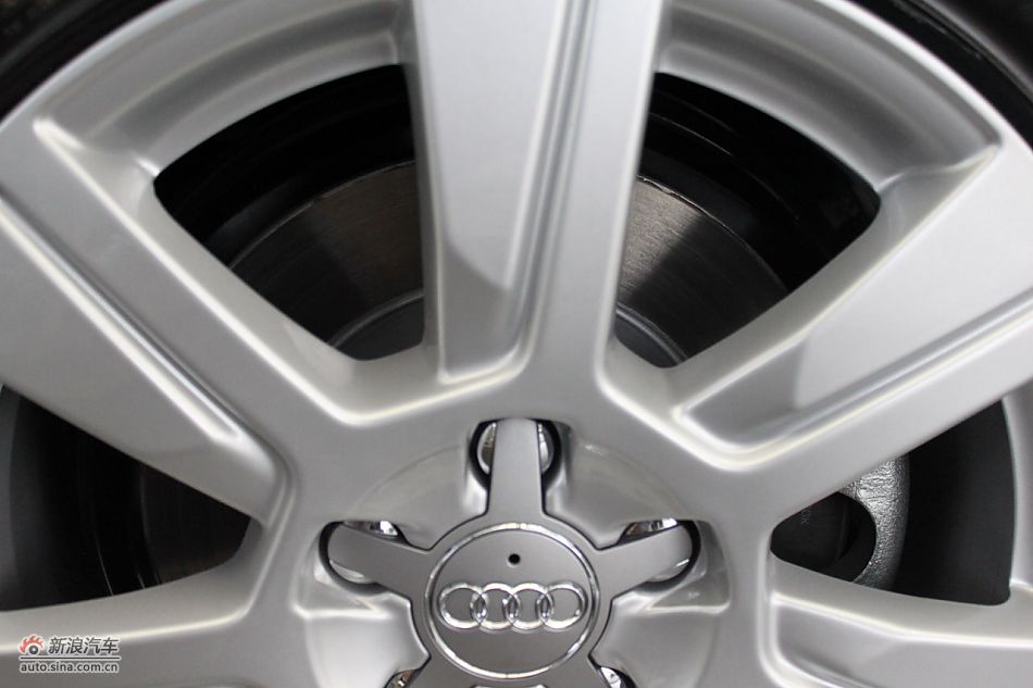 2010款奥迪A6L 2.4舒适型