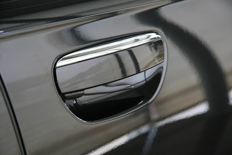 一汽大众奥迪A6L车门拉手