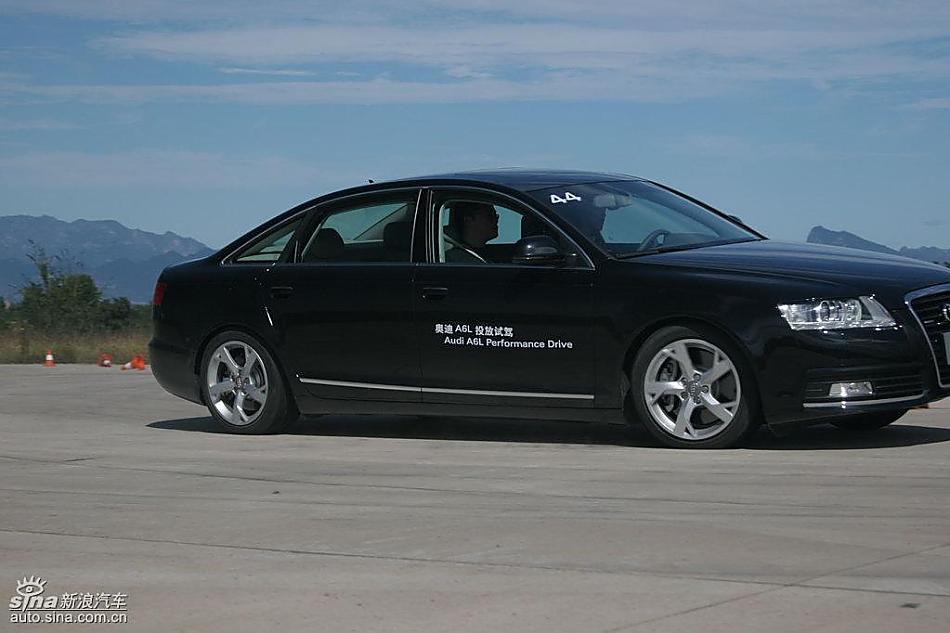 新奥迪A6L场地测试