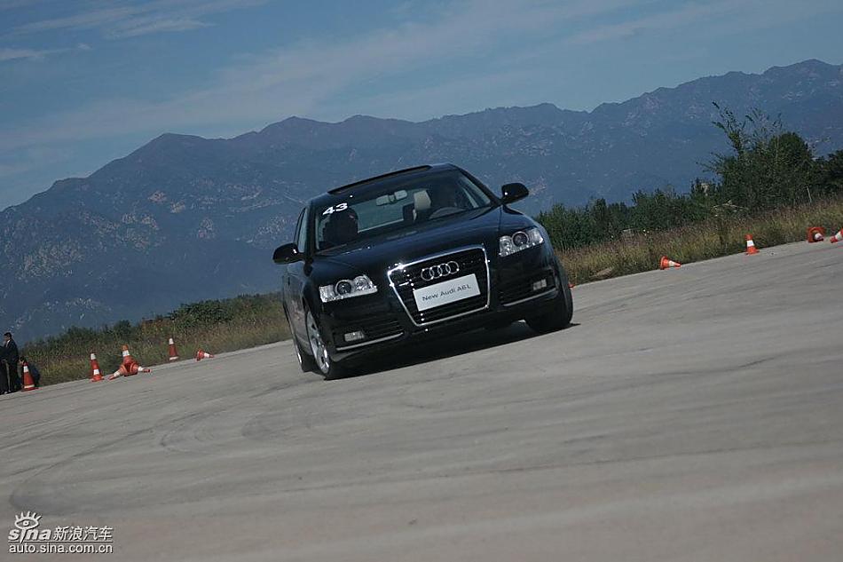 新奥迪A6L场地测试