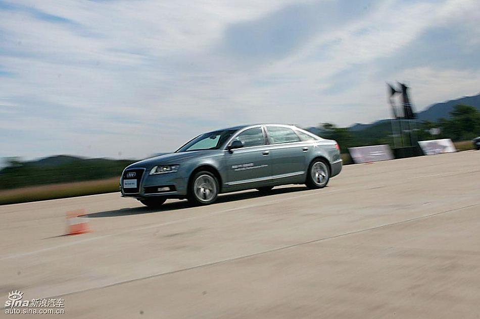 新奥迪A6L场地测试