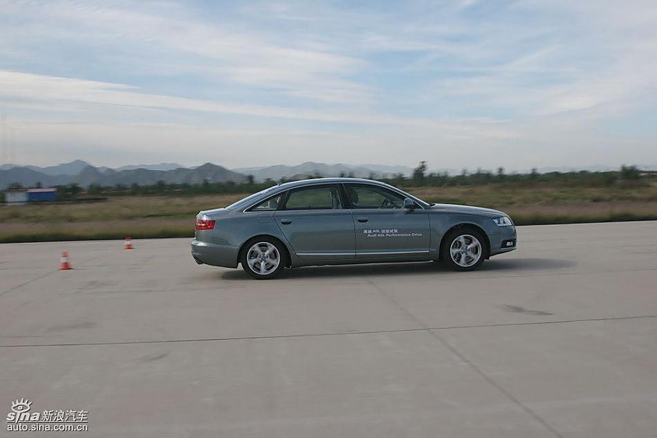 新奥迪A6L场地测试