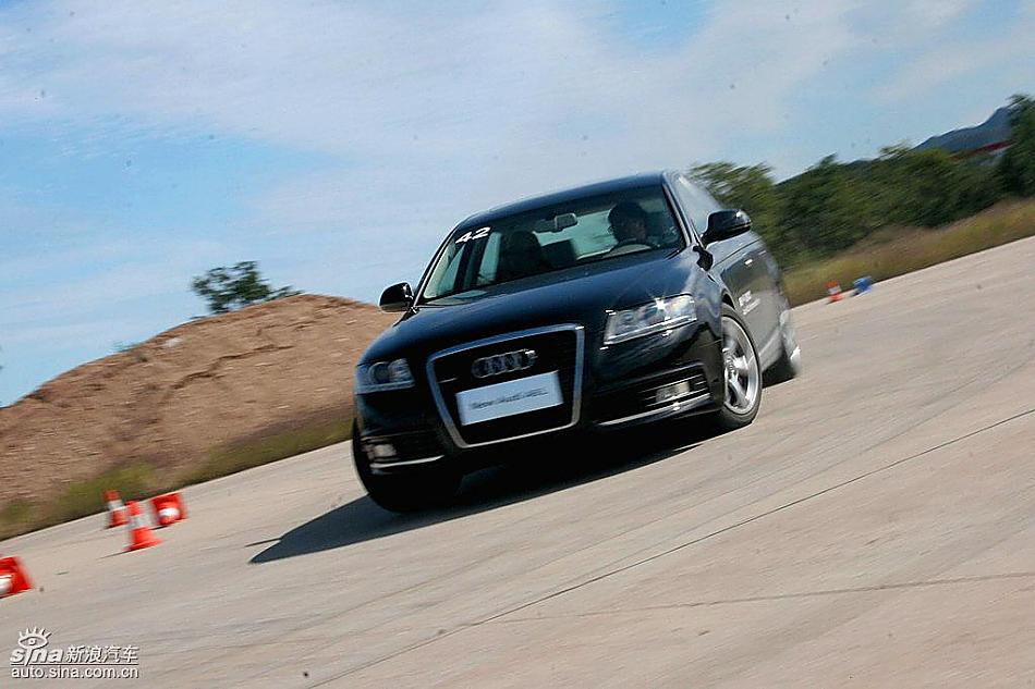 新奥迪A6L场地测试