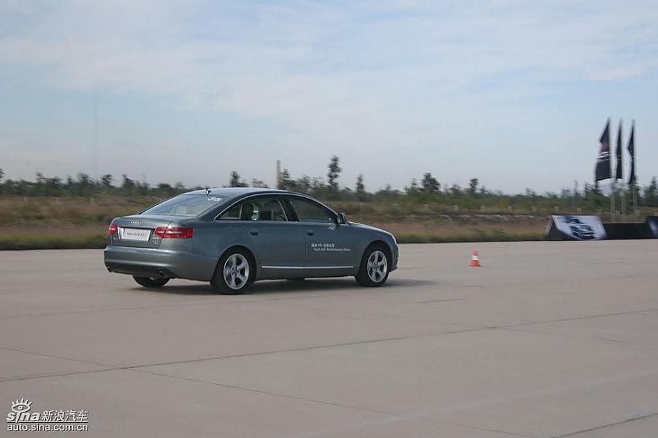 新奥迪A6L场地测试