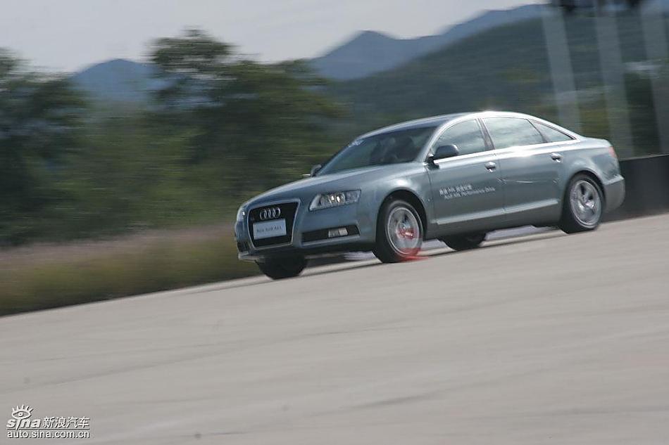 新奥迪A6L场地测试