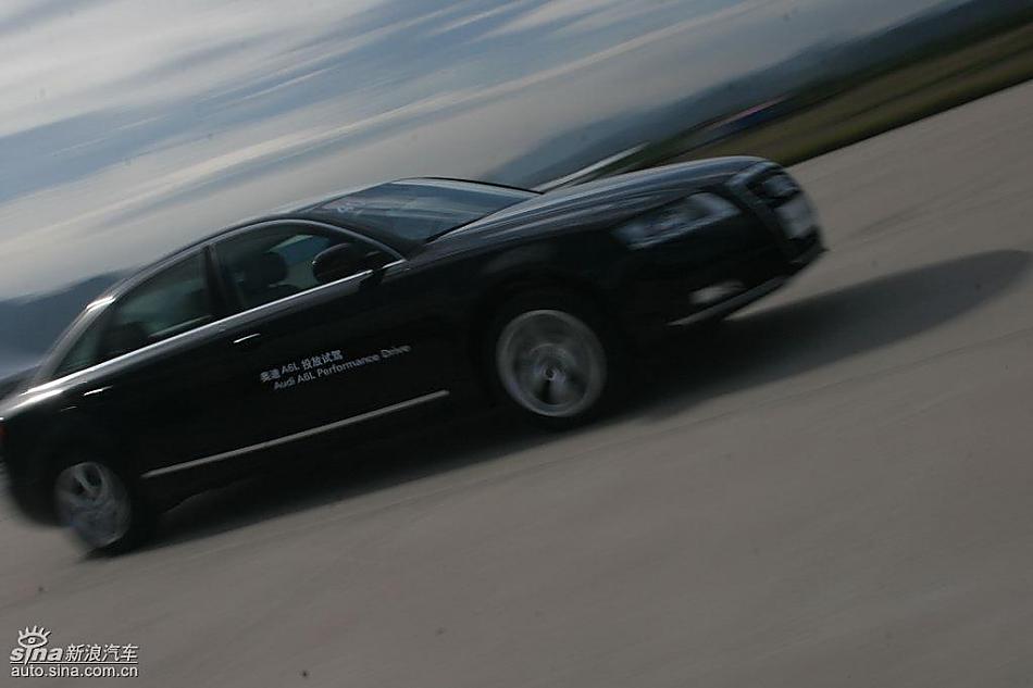 新奥迪A6L场地测试
