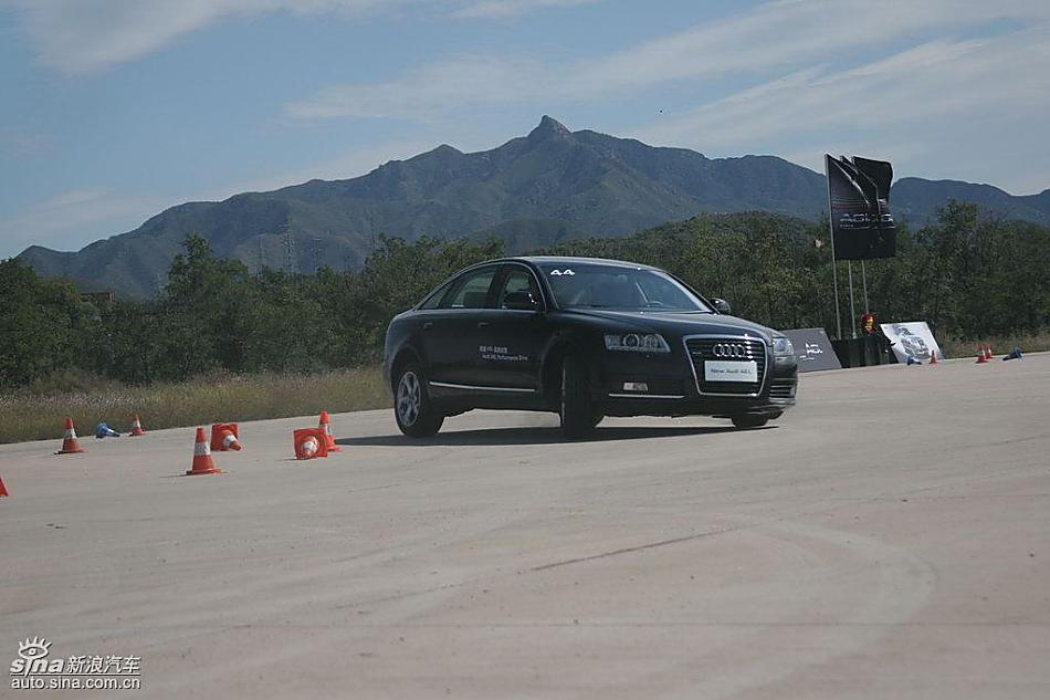 新奥迪A6L场地测试