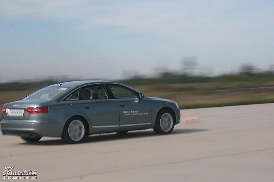 新奥迪A6L场地测试