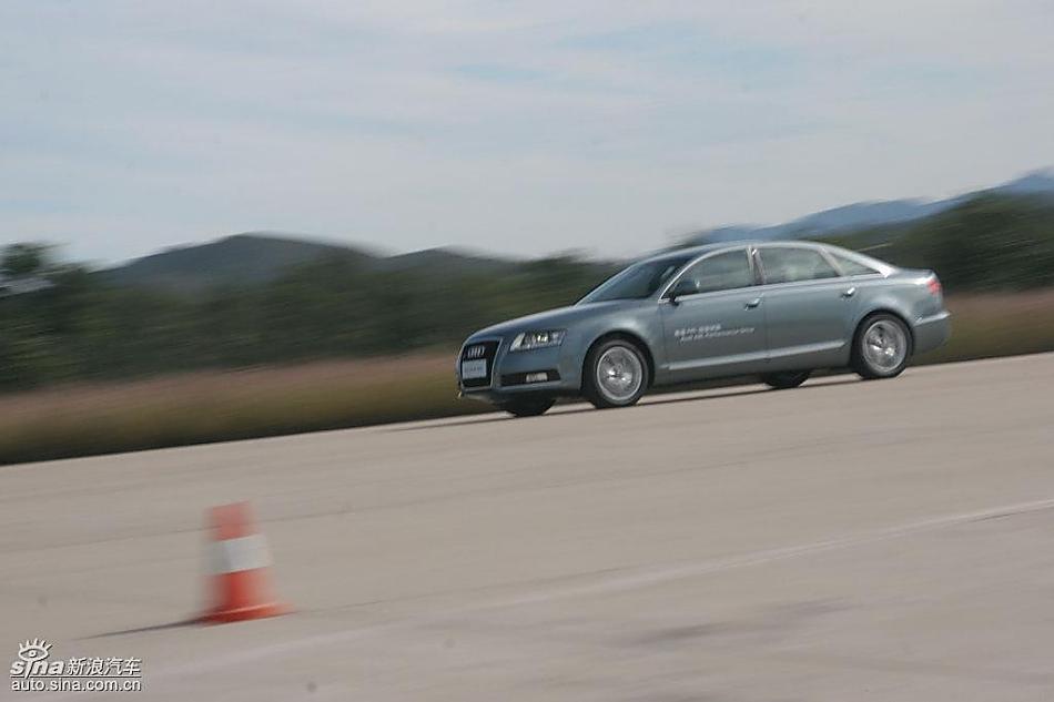 新奥迪A6L场地测试