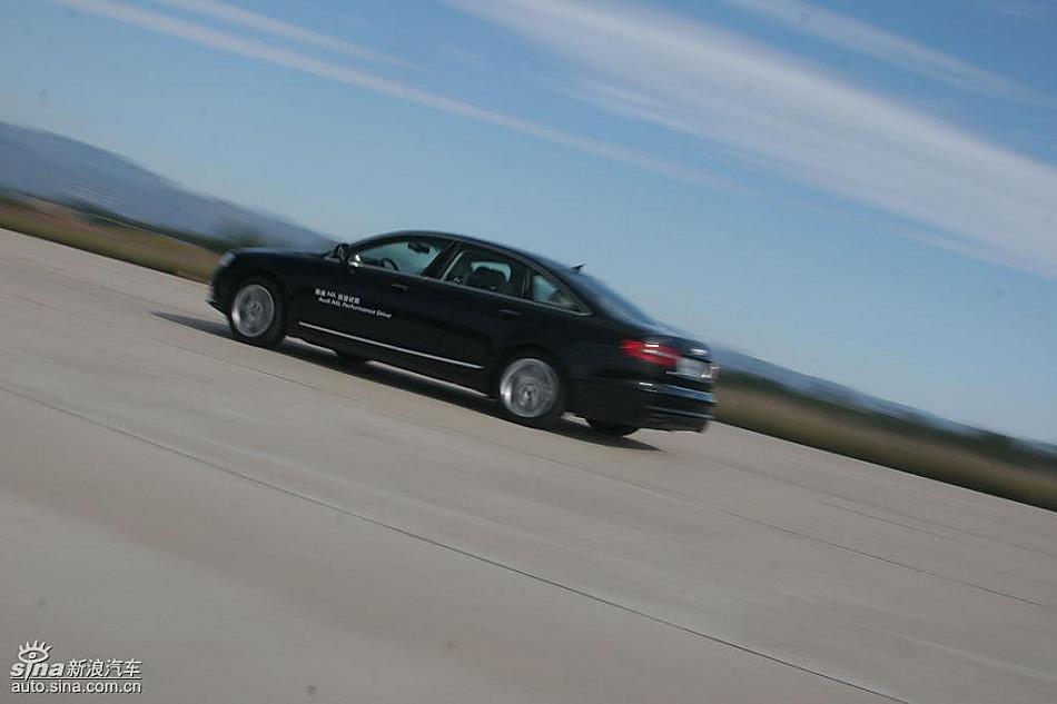 新奥迪A6L场地测试
