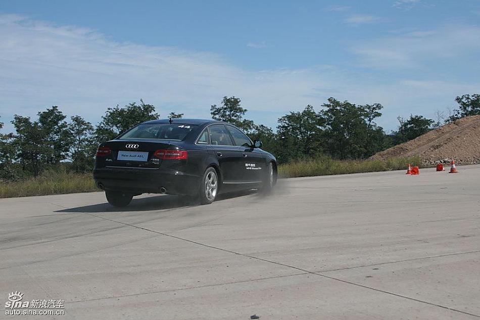新奥迪A6L场地测试