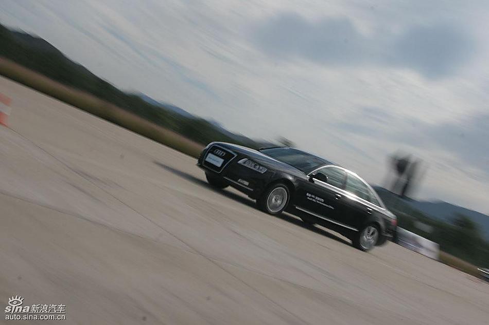 新奥迪A6L场地测试