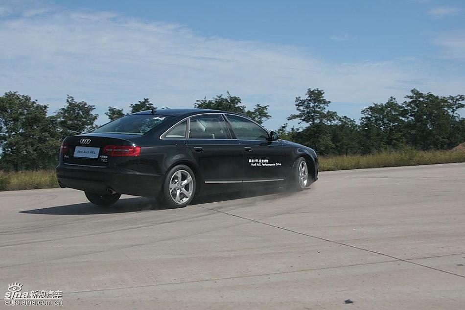 新奥迪A6L场地测试