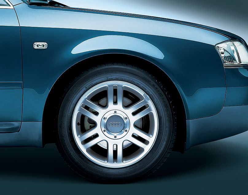 1999年第一代国产A6资料图片