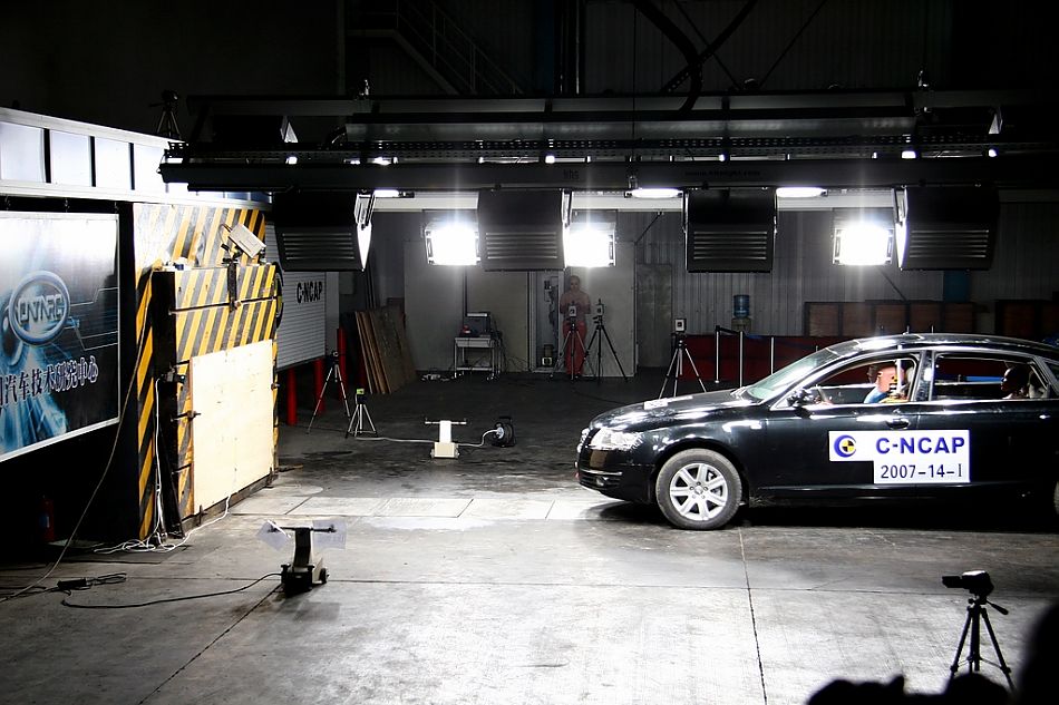 100%正面碰撞测试