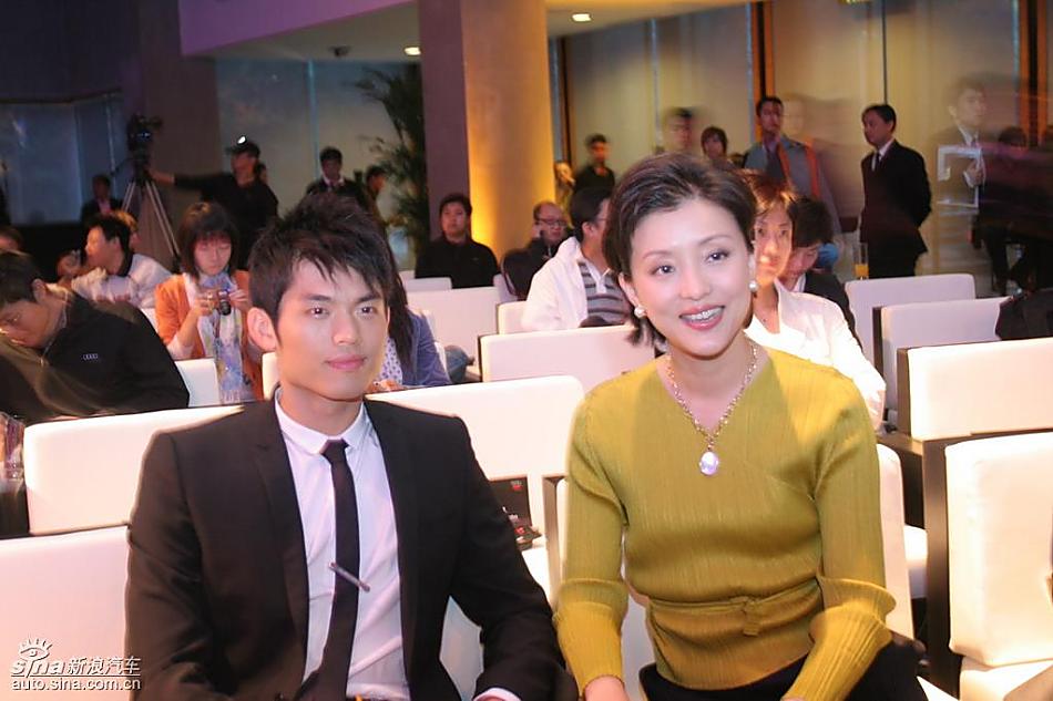 现场嘉宾杨澜和林丹