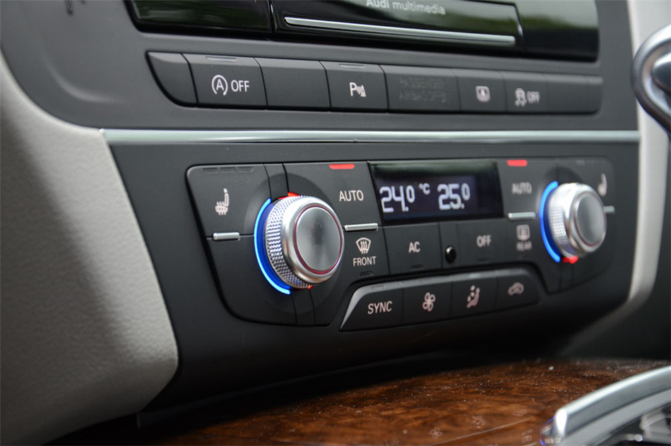 奥迪A6L 2012款 2.5L CVT 豪华型 