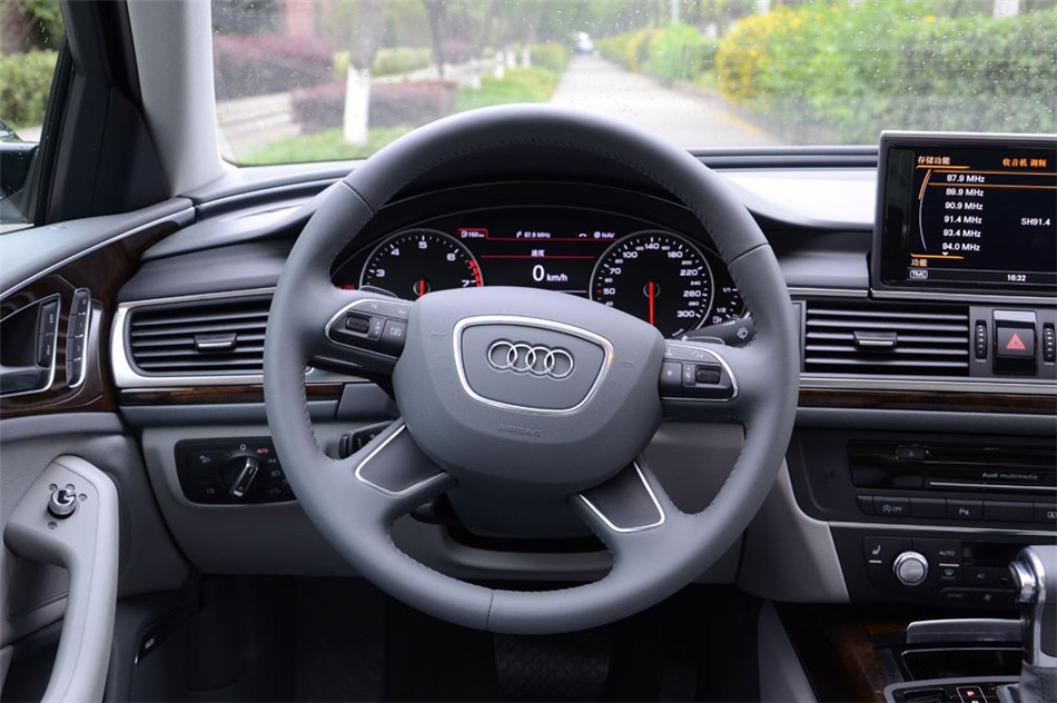 奥迪A6L 2012款 2.5L CVT 豪华型 