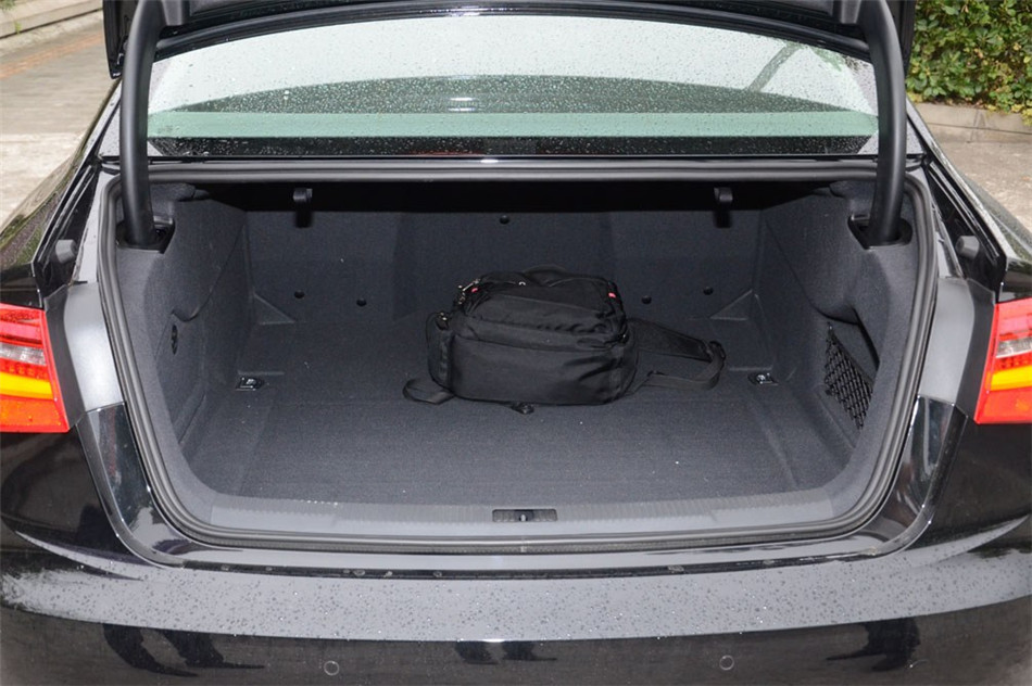 奥迪A6L 2012款 2.5L CVT 豪华型 