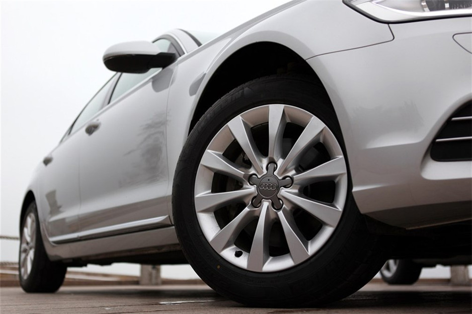 奥迪A6L 2012款 2.5L CVT 豪华型