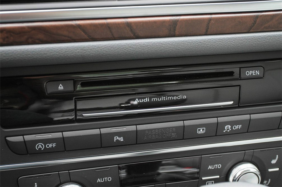 2014款 3.0T 50 TFSI DCT quattro 豪华型 内饰