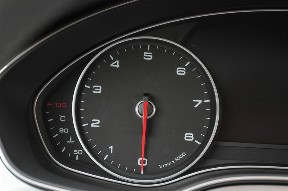 2014款 3.0T 50 TFSI DCT quattro 豪华型 内饰