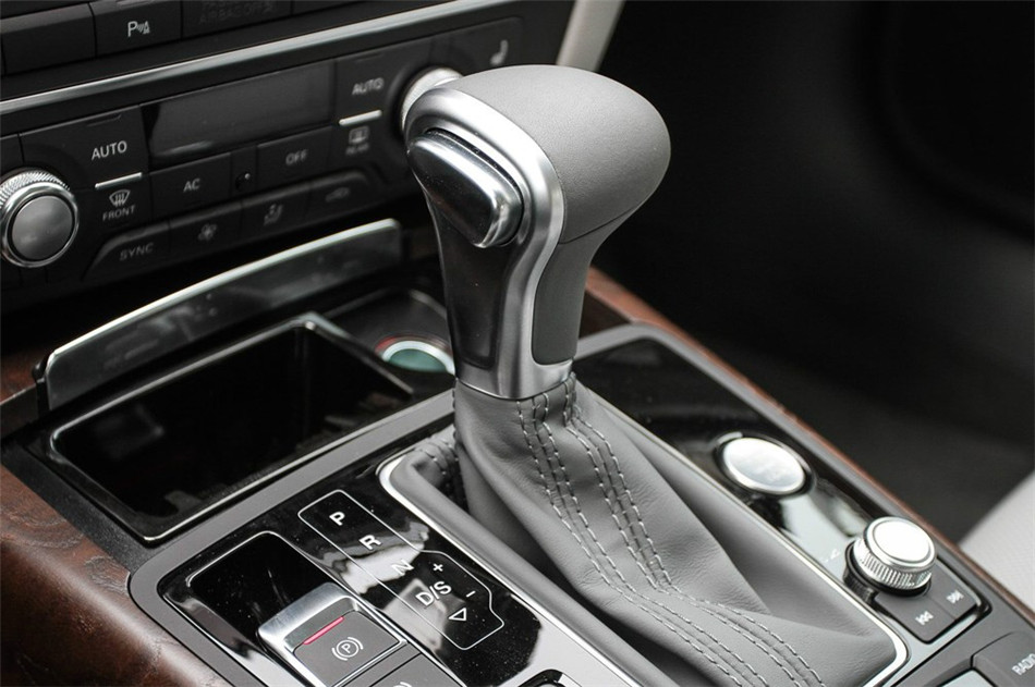 2014款 3.0T 50 TFSI DCT quattro 豪华型 内饰