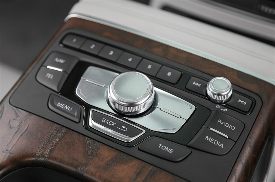 2014款 3.0T 50 TFSI DCT quattro 豪华型 座椅空间