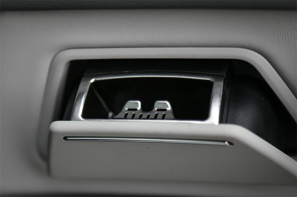 2014款 3.0T 50 TFSI DCT quattro 豪华型 座椅空间