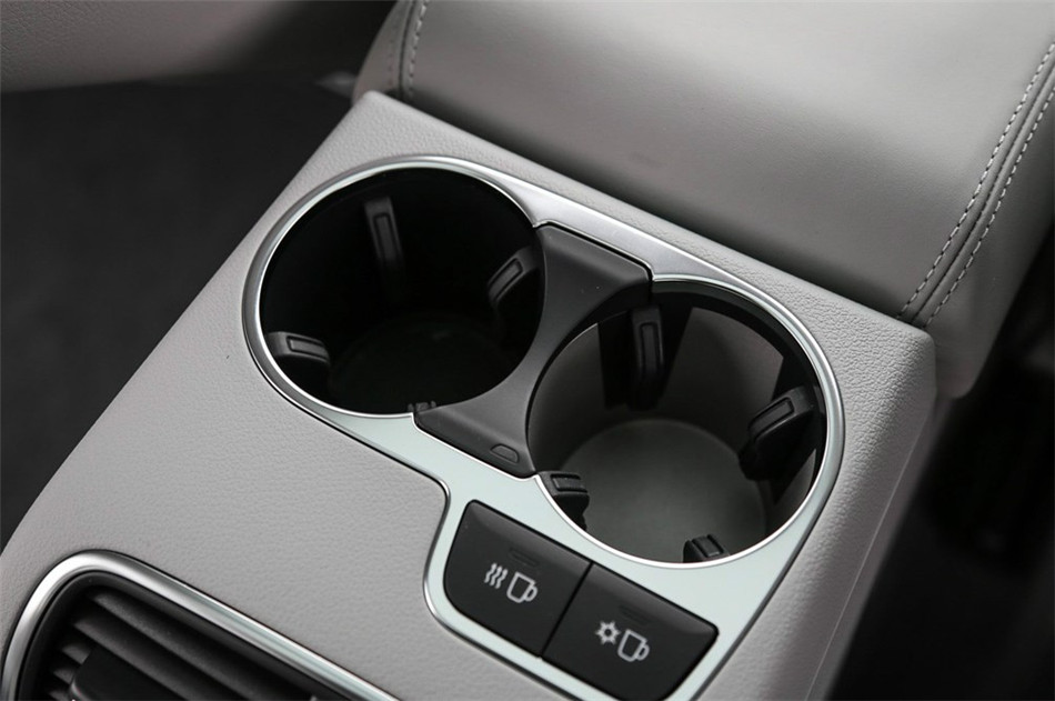 2014款 3.0T 50 TFSI DCT quattro 豪华型 座椅空间