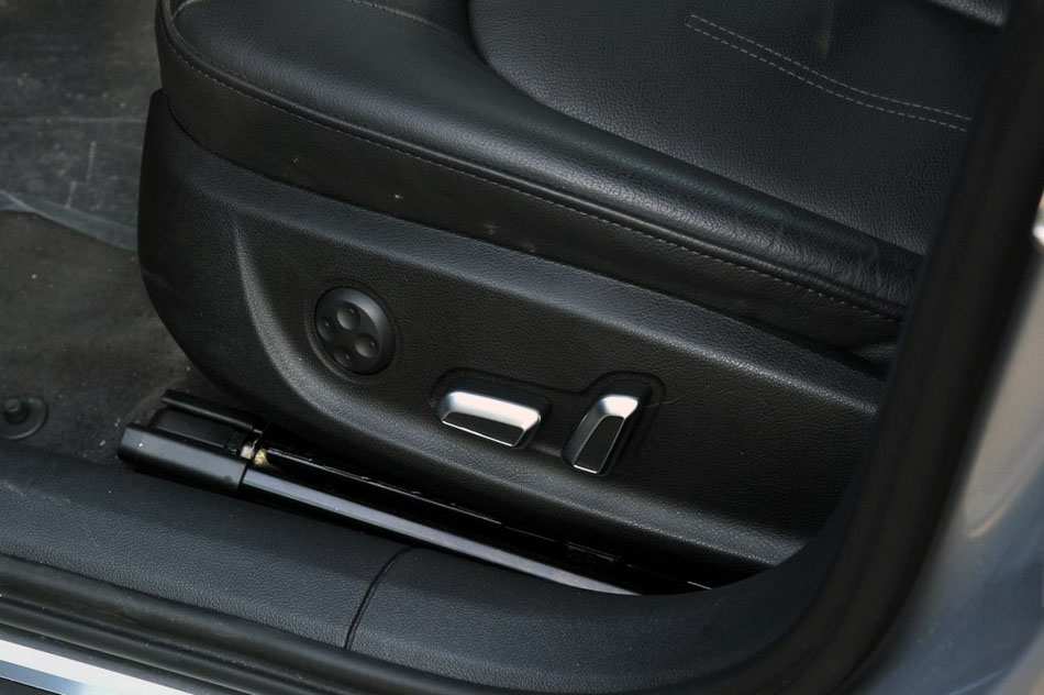 2016款 TFSI 运动型 座椅空间